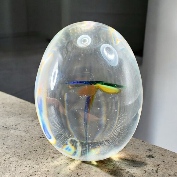 2001 Hand Blown Glass Paperweight Oval Egg Shaped Flower Inside Artist Signed - Picture 1 of 9